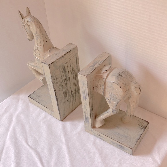 Trotting Horse Bookends Home Decor Bookshelf Accent Whitewash 11 x 3.75 inches - Picture 4 of 10